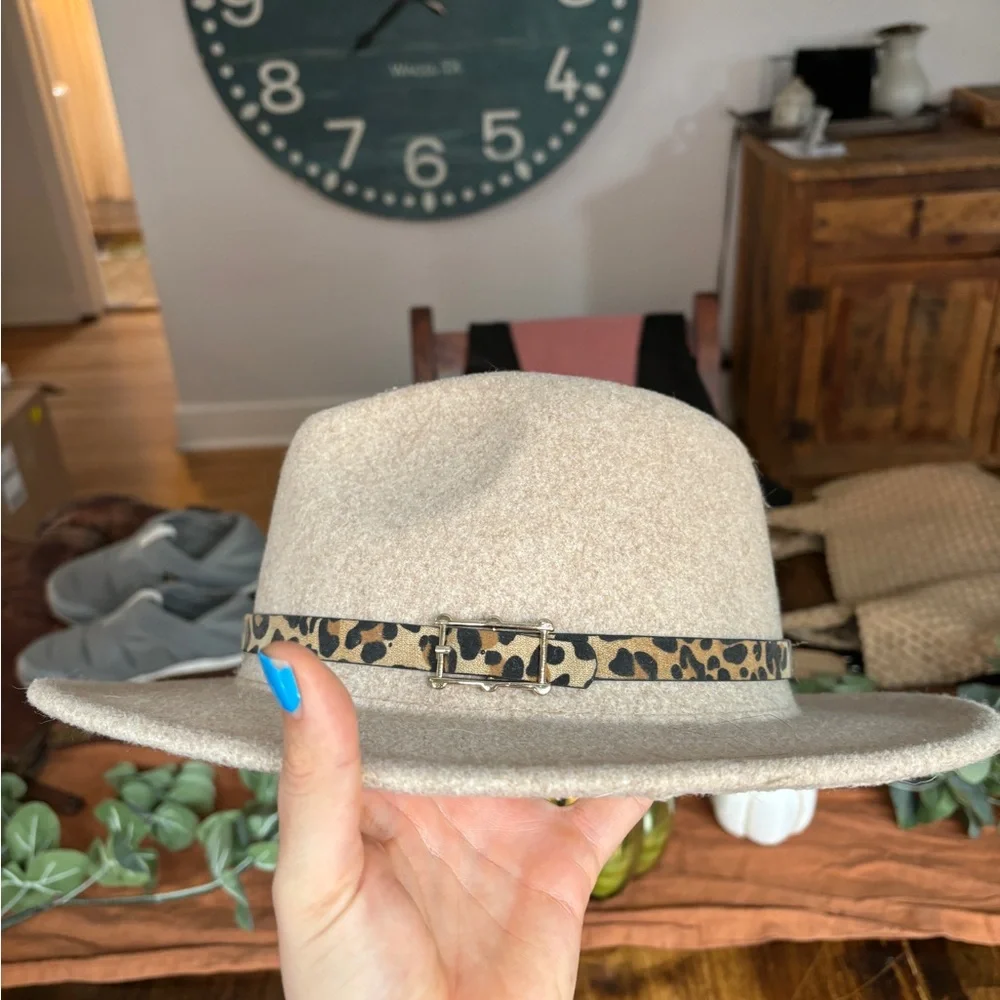 Wool hat - Picture 4 of 4